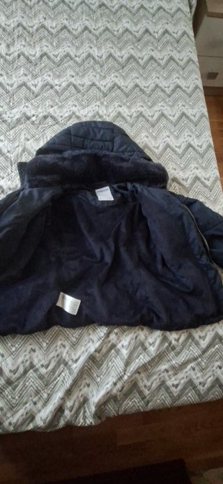 Chaqueta de niña acolchada, con capucha,  talla 8