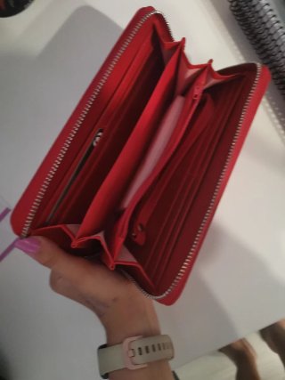Monedero rojo con flor