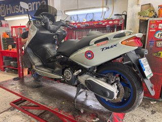 Yamaha T-MAX 500 Gris