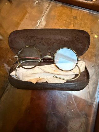 Gafas antiguas estilo 1910