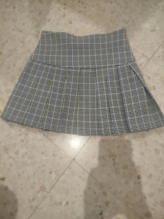 Falda de cuadros plisada