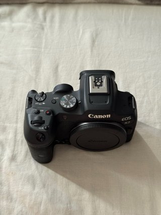 Canon EOS R7 + RF-S 18-150mm Kit
