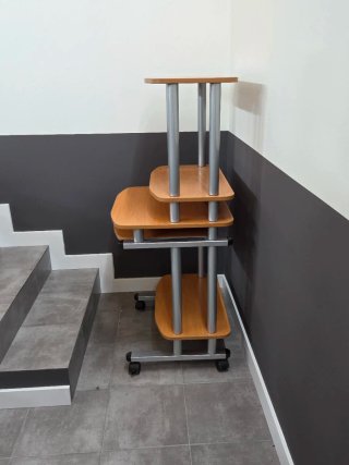 Mesa Ordenador Compacta con Ruedas
