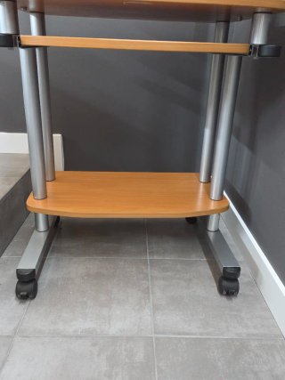 Mesa Ordenador Compacta con Ruedas