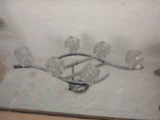 Lámpara moderna de metal y cristal