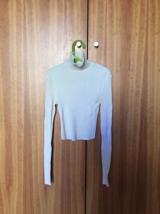Top Zara cuello alto blanco talla S manga larga
