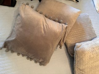4 Cojines gris con Cremallera