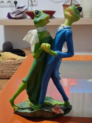 Figura ranas bailarinas de plástico