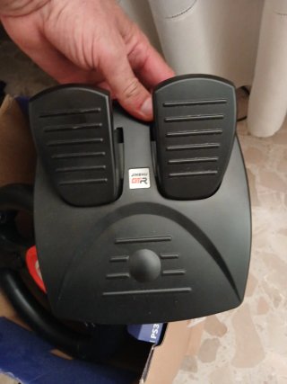Volante y pedales para  juegos