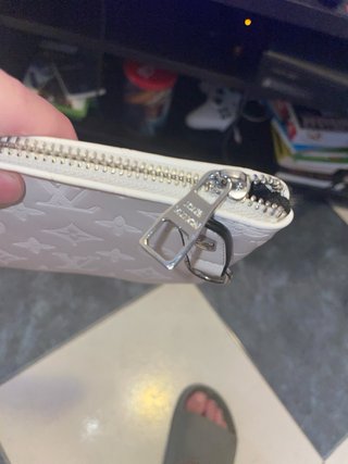 Bolso de mano  blanco relieve