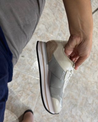 Zapatillas Armani Exchange grises y blancas