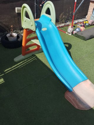 Tobogán infantil azul y verde
