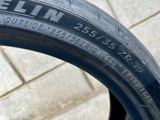 2 Neumáticos Michelin Pilot Sport 4S 245/35R19