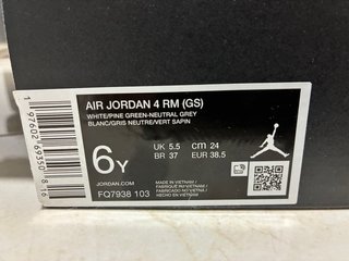 Zapatillas Jordan Verde y Blanco