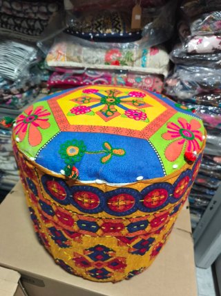 Puff otomano tela multicolor Kala 35€ u
