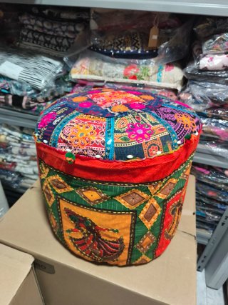 Puff otomano tela multicolor Kala 35€ u