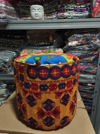 Puff otomano tela multicolor Kala 35€ u