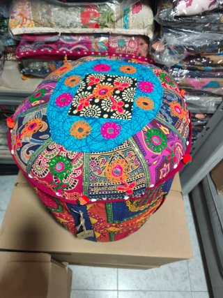 Puff otomano tela multicolor Kala 35€ u
