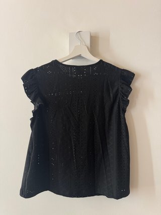 Blusa negra con volantes talla XL