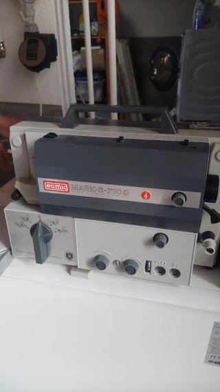 Cámara Super 8 Canon Auto Zoom 318M y Proyector