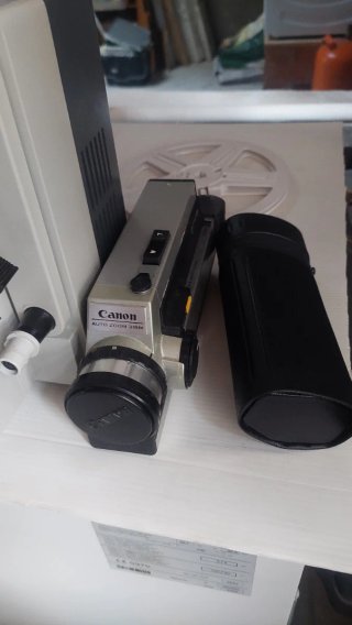 Cámara Super 8 Canon Auto Zoom 318M y Proyector