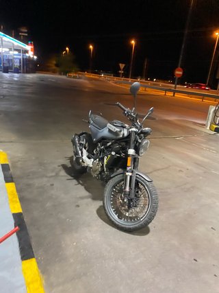 Husqvarna Svartpilen 125cc 2021