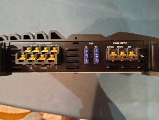 Amplificador Alpine V-Power MRP-F250 4 Canales