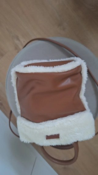 Bolso UGG de cuero y pelo
