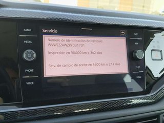 VOLKSWAGEN polo