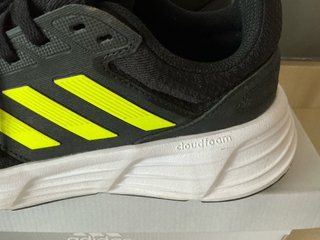 Zapatillas Adidas Galaxy 6 Negras y Amarillas