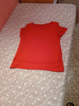 Blusa roja de señora