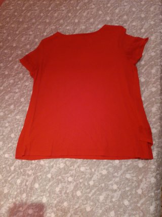 Blusa roja de señora
