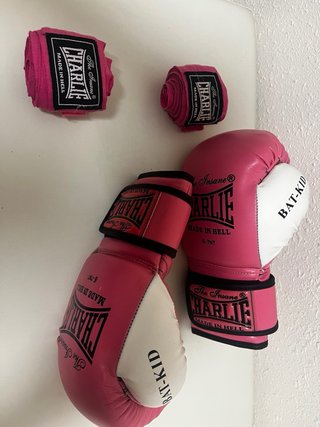Guantes de boxeo rosa 6  oz “charlie”