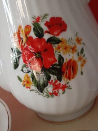 Lote cafetera/tetera vintage y platitos florales