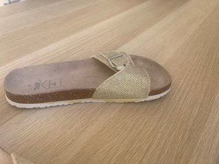 Sandalias Tex doradas talla 36