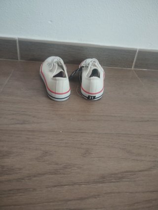 Zapatillas niño blancas con velcro número 31