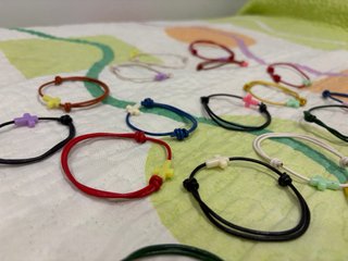 Lote 19 Pulseras con Cruces