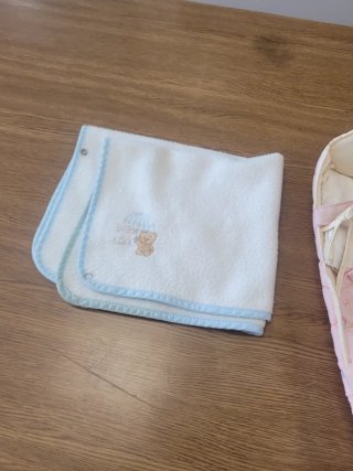 Cochecito de muñecas con bebé y accesorios