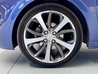 Peugeot 208 3P ALLURE 1.6 VTi 120
