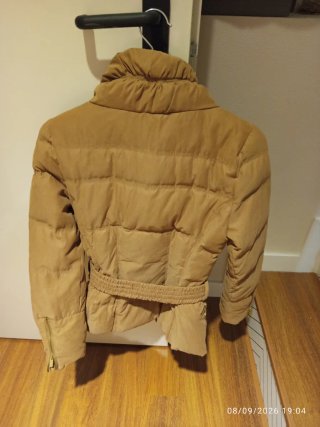 Abrigo acolchado mujer camel