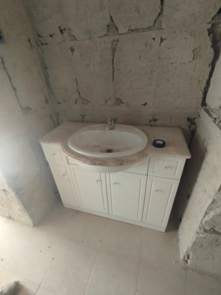 Mesa de comedor y 6 sillas tapizadas