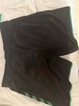 Pantalones cortos Hummel negros y verdes