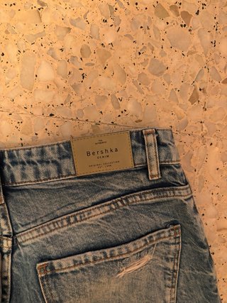 Pantalón vaquero Bershka mujer roto