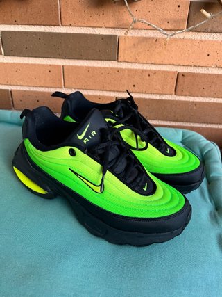 Zapatillas Nike Air Verdes y Negras