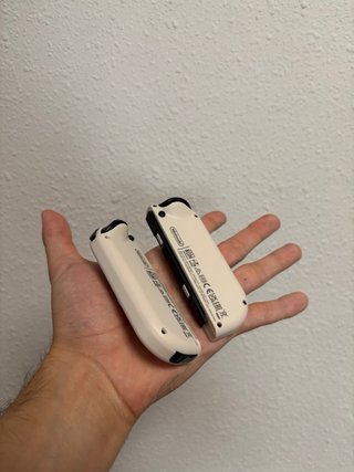 Nuevos JoyCons color Crema para Nintendo Switch