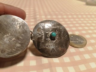 Cajita plata con piedra color turquesa