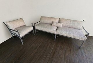 Conjunto cojines para sofa tres plazas y butaca.