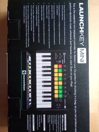 Novation Launchkey Mini Controlador