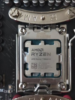 Ryzen 7 7800X3D + MSI B650M GAMING PLUS WIFI