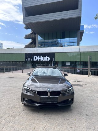 BMW 320i automático